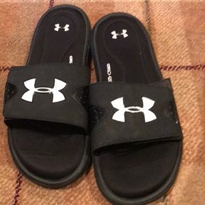 Under armor 4D foam size 10